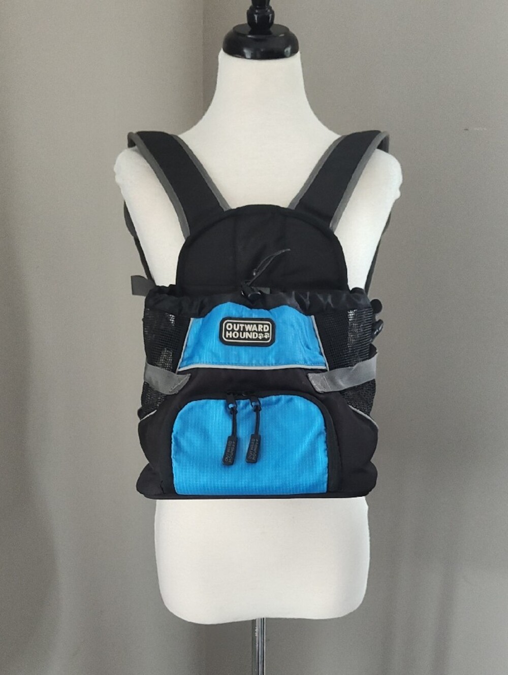 Outward Hound Blue and Black Hands-Free Front/ Back Pet Carrier With Padded Seat
